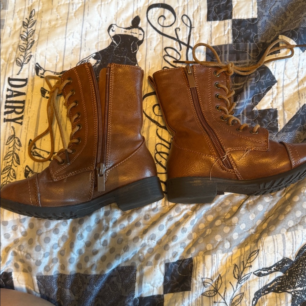 Brown boots - Picture 2 of 4